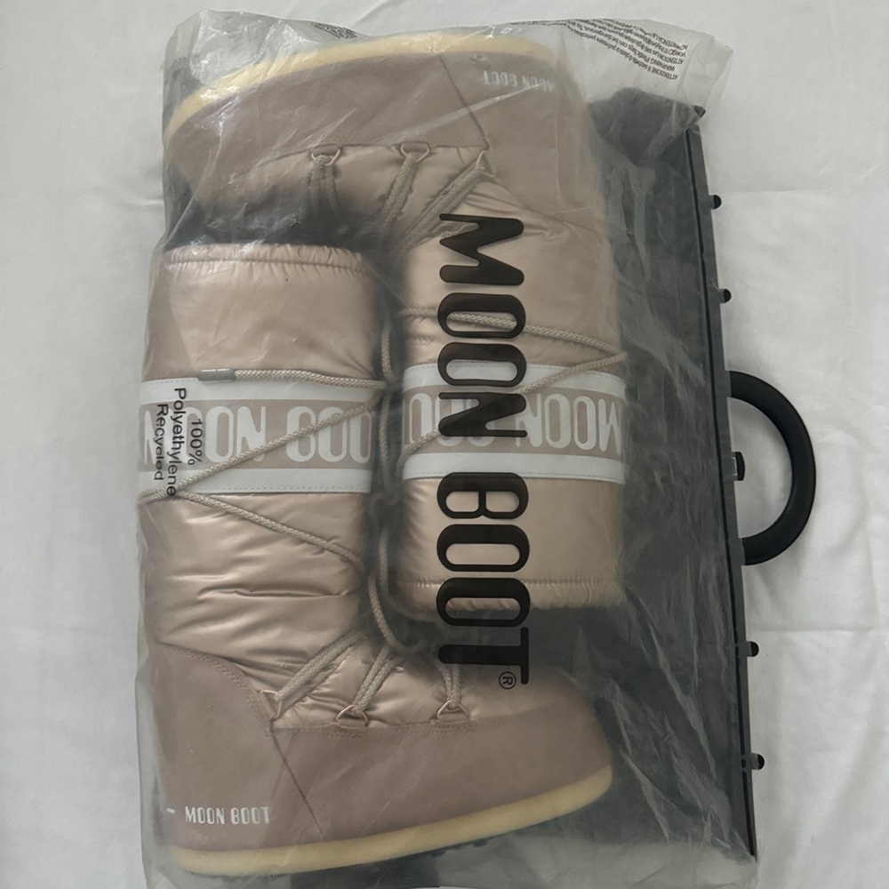 Moon Boot “Icon Pillow Rose Gold” Boots